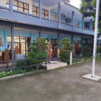 Senin, 20 April 2026