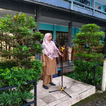 Senin, 27 April 2026