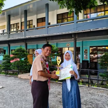 Azfa Mustikarafa  juara 1 madya rampak remaja putr
