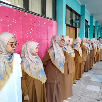 Senin, 27 April 2026